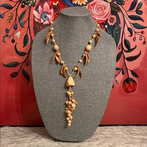Natural Beaded Necklace -- collar y aretes ecologicos